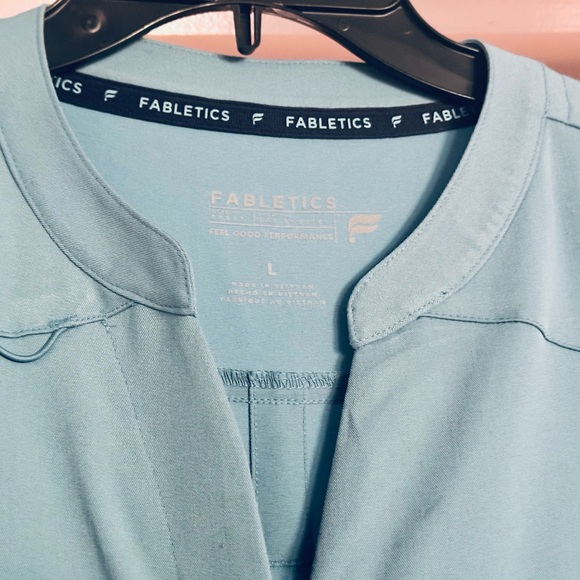 Fabletics Light Blue Top - Picture 4 of 4
